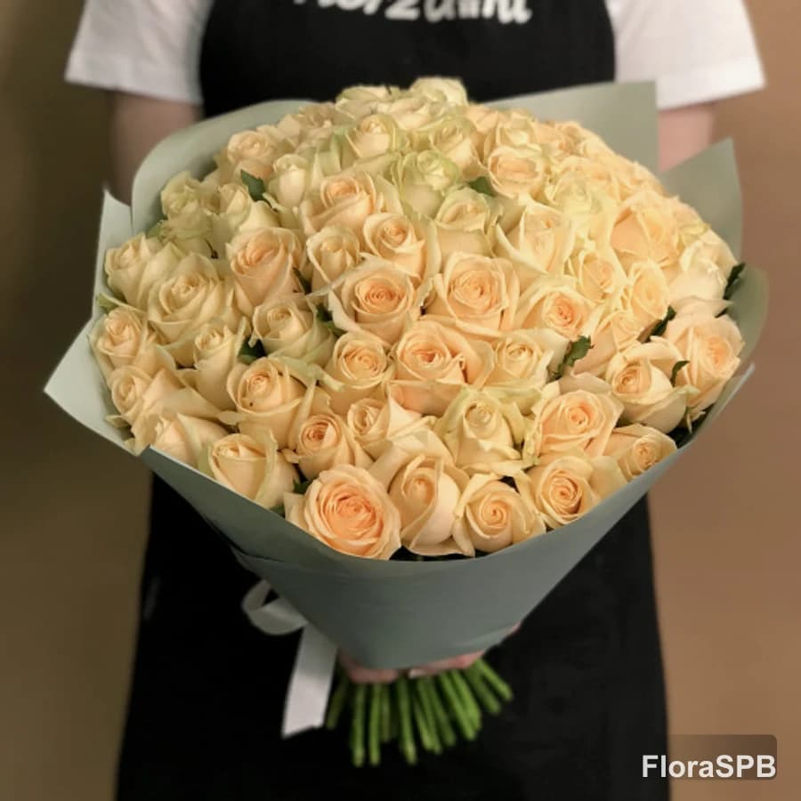 Букет «из 71 кремовой розы 40 см»